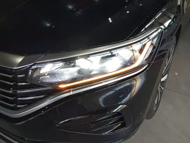 Volkswagen Passat — Фото автомобиля 23