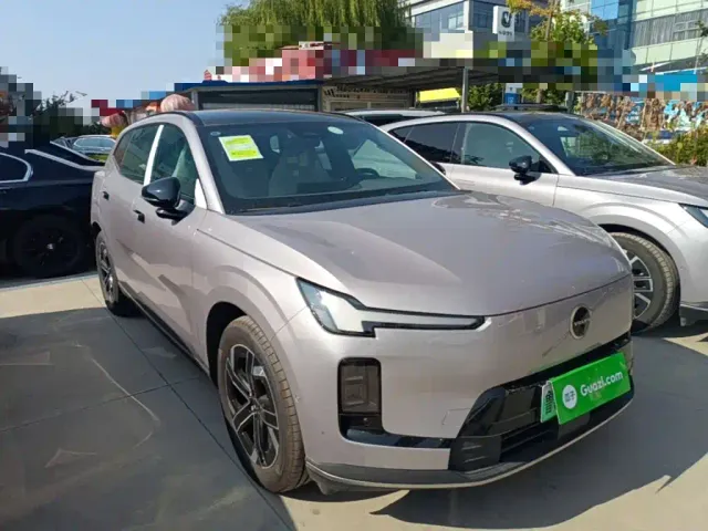 Volvo XC70 Plug-in Hybrid — Фото автомобиля 3