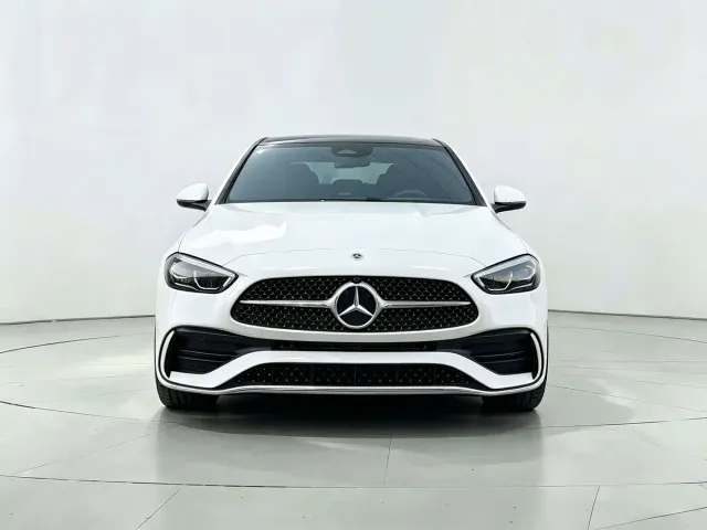Mercedes-Benz C-Class — Фото автомобиля 2