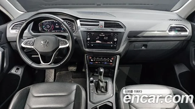 Volkswagen Tiguan Tiguan 2 поколение 2.0 TDI Premium — Фото автомобиля 7
