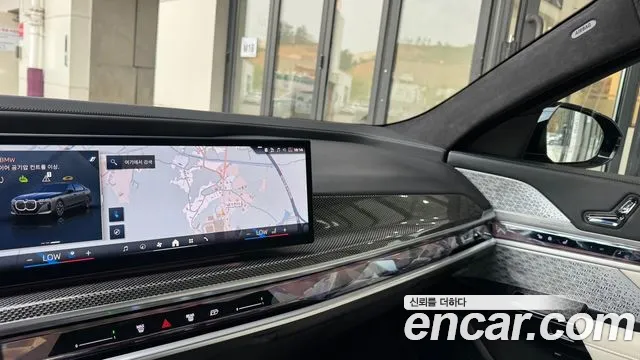 BMW i7 — Фото автомобиля 18