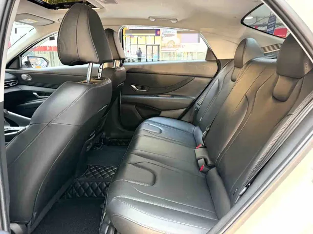Hyundai Elantra — Фото автомобиля 7