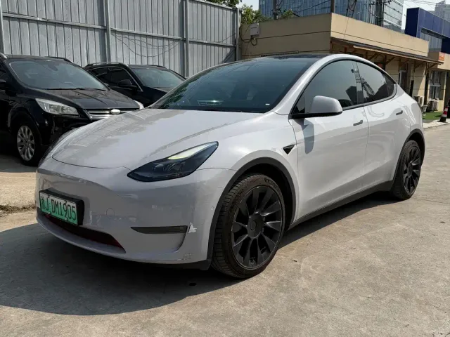 Фотография автомобиля — Tesla Model Y