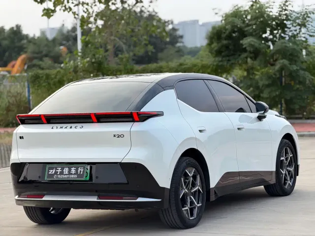 Lynk & Co Z20 — Фото автомобиля 6