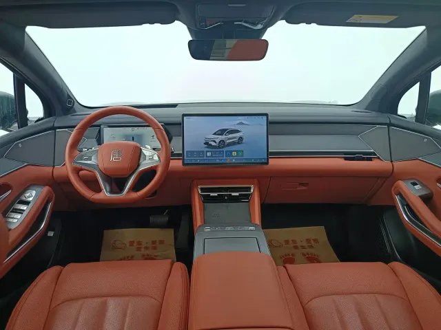 BYD Tang L — Фото автомобиля 13