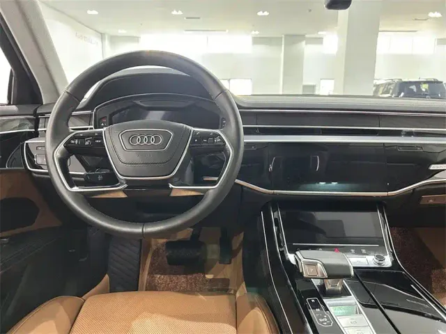 Audi A8 — Фото автомобиля 12