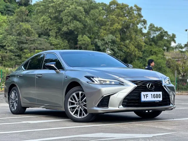 Lexus ES — Фото автомобиля 3