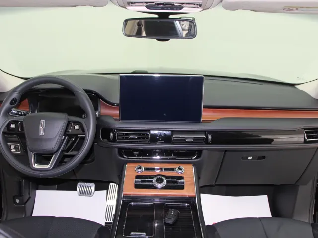 Lincoln Aviator — Фото автомобиля 13