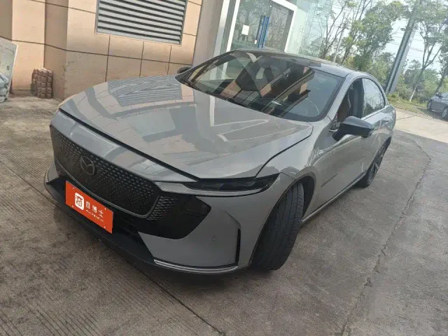 Фотография автомобиля — Mazda EZ-6