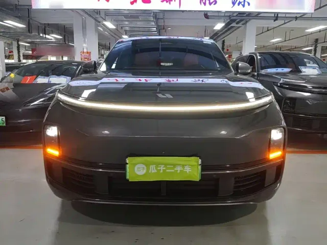 Li Auto L8 — Фото автомобиля 2