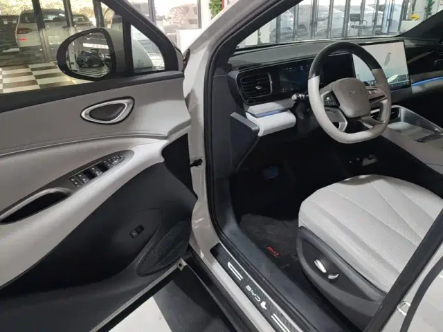 BYD Sealion 06 — Фото автомобиля 15