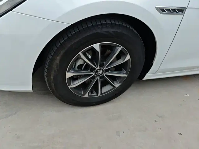 BYD Qin PLUS — Фото автомобиля 22