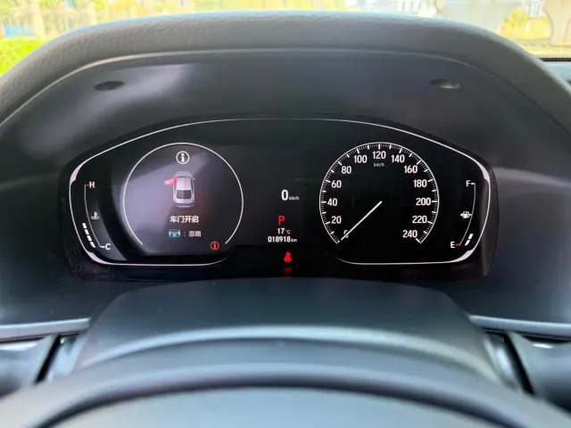 Honda Accord — Фото автомобиля 10