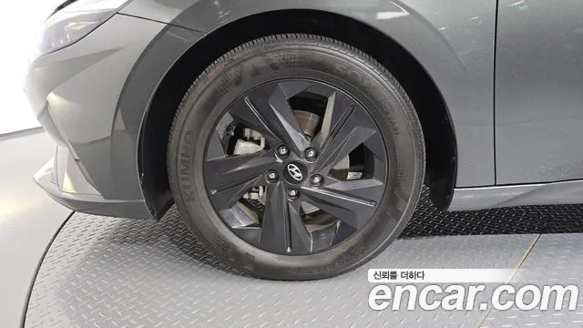 Hyundai Avante CN7 — Фото автомобиля 5