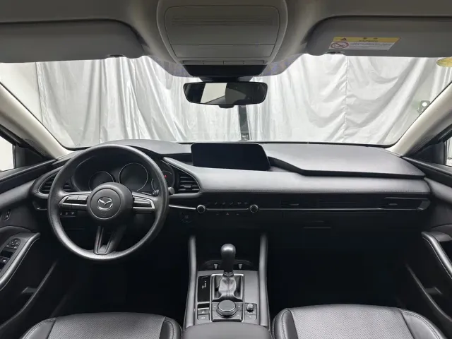 Mazda Axela — Фото автомобиля 5
