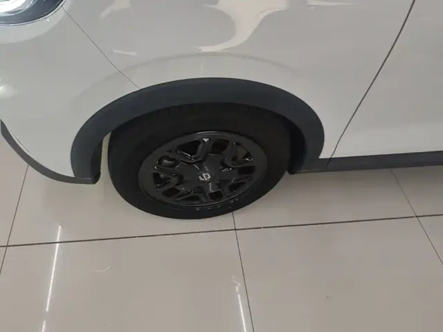 Leapmotor T03 — Фото автомобиля 22