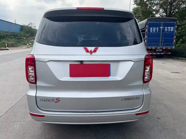 Wuling Hongguang — Фото автомобиля 8