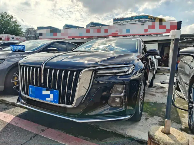 Фотография автомобиля — Hongqi H5