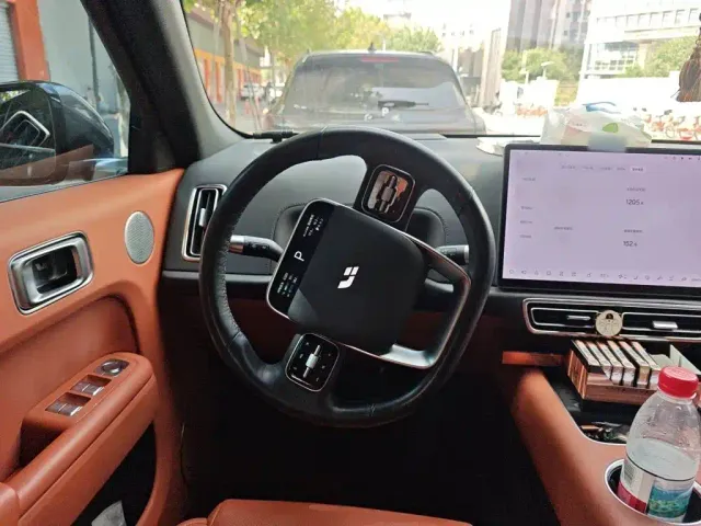 Li Auto L7 — Фото автомобиля 2