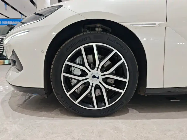 Denza Z9 — Фото автомобиля 17