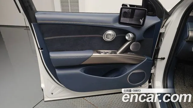 Genesis GV60 — Фото автомобиля 13