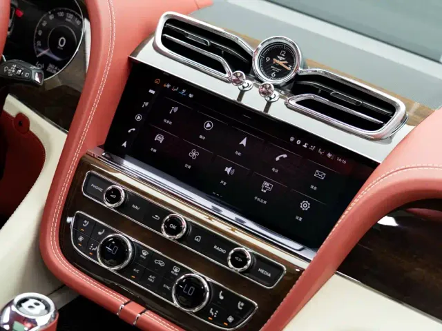 Bentley Bentayga — Фото автомобиля 22