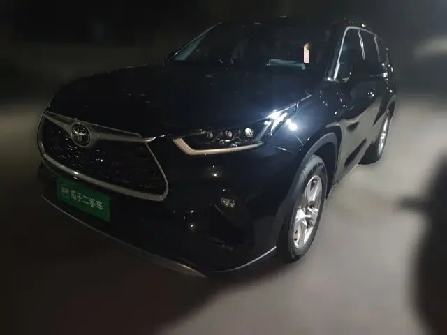 Фотография автомобиля — Toyota Highlander