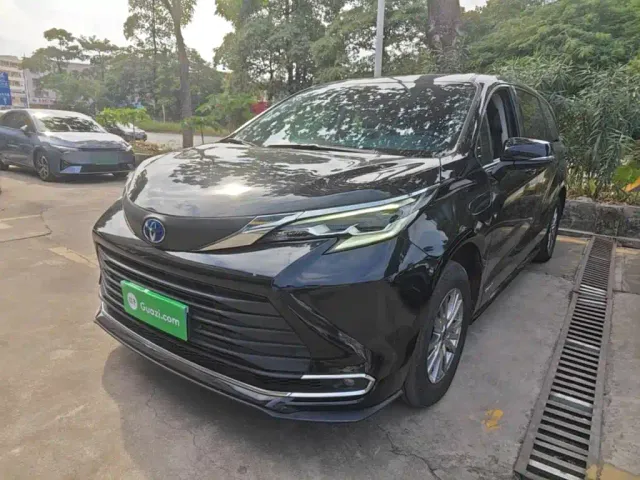 Фотография автомобиля — Toyota Sienna