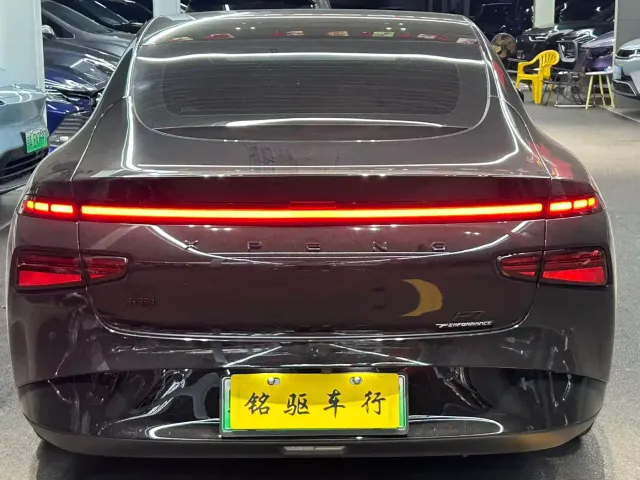 Xpeng P7 — Фото автомобиля 6