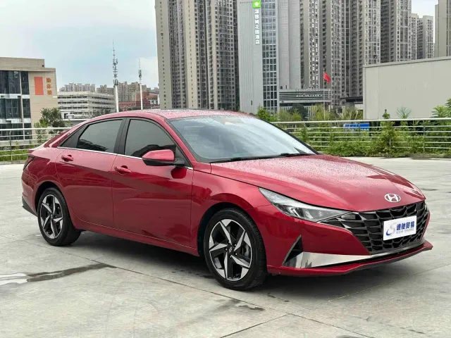Hyundai Elantra — Фото автомобиля 3