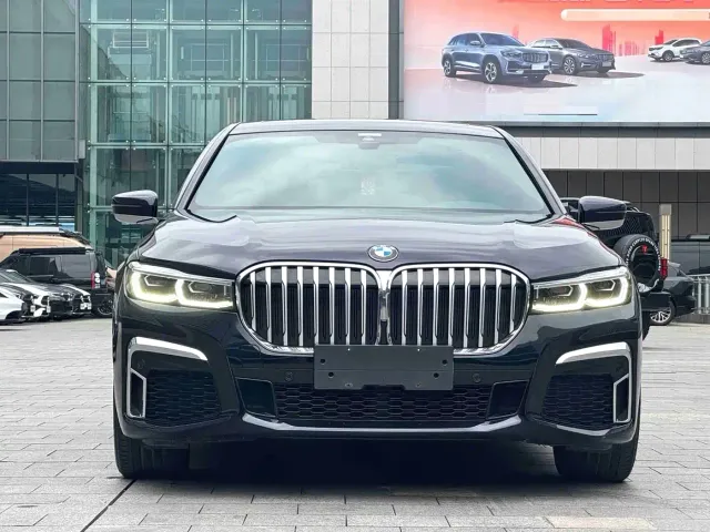 BMW 7 Series — Фото автомобиля 2