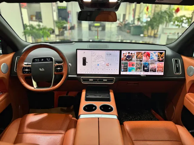 Li Auto L8 — Фото автомобиля 8