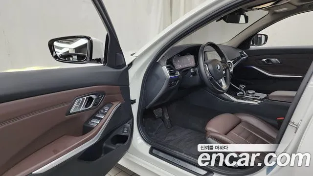 BMW 3-Series 3 серия (G20) 320d Touring Luxury — Фото автомобиля 9