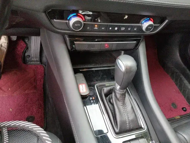 Mazda Atenza — Фото автомобиля 15