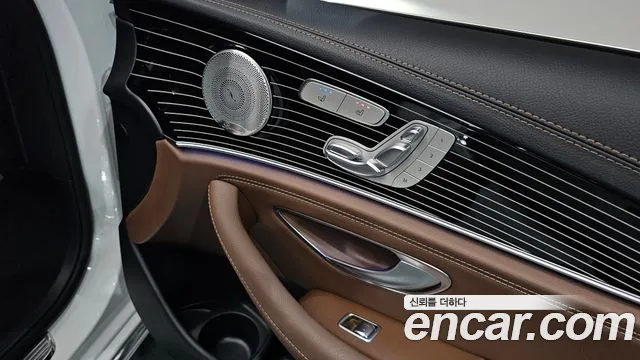 Mercedes-Benz E-Class — Фото автомобиля 28