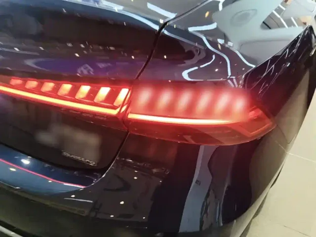 Audi A7L — Фото автомобиля 7