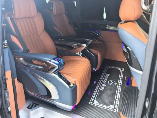 Mercedes-Benz Vito 2024 2.0T Business 7-Seater — Фото автомобиля 11