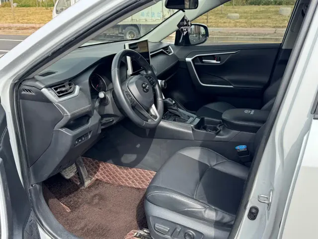 Toyota Wildlander — Фото автомобиля 4
