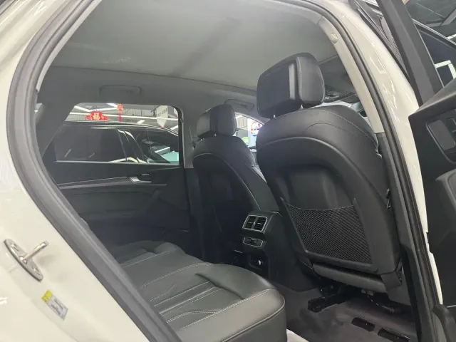 Audi Q5L — Фото автомобиля 10
