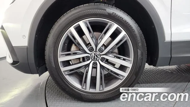 Volkswagen Tiguan — Фото автомобиля 5