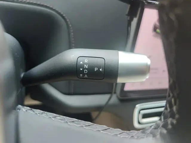 Li Auto L8 — Фото автомобиля 16