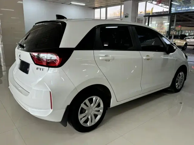 Honda Fit — Фото автомобиля 23