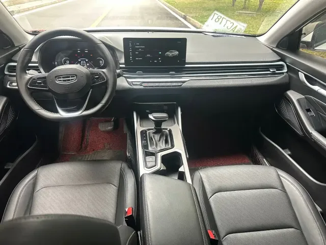 Geely Emgrand — Фото автомобиля 9