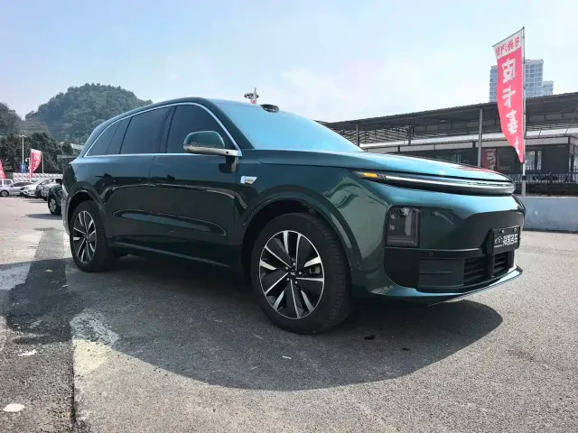 Li Auto L6 — Фото автомобиля 3