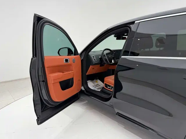 Li Auto Li Xiang L9 2022 Max — Фото автомобиля 22