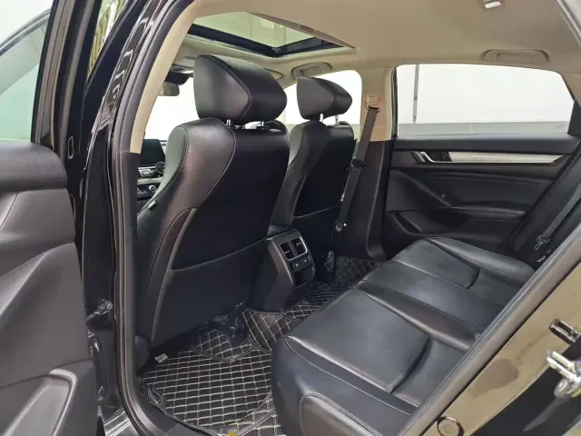 Honda Accord — Фото автомобиля 9