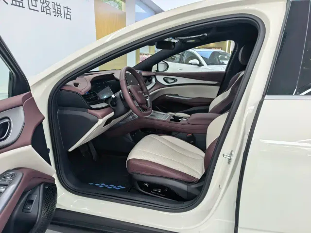 BYD Seal 07 DM-i — Фото автомобиля 4