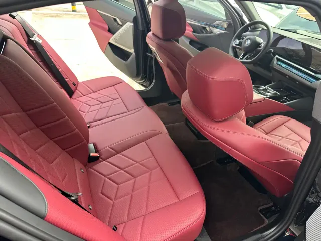 BMW 5 Series — Фото автомобиля 21