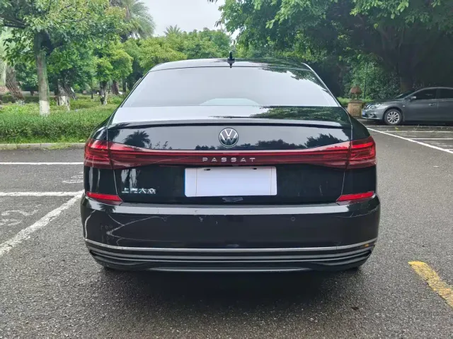 Volkswagen Passat — Фото автомобиля 8