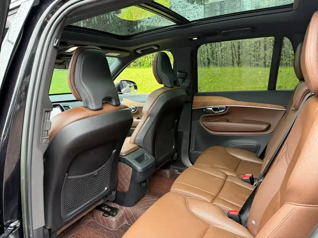 Volvo Volvo XC90 2023 B5 Smart Luxury Edition 5-Seater — Фото автомобиля 11